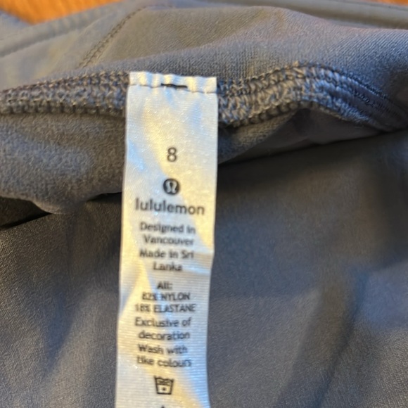 New!  Lululemon leggings.  Gray with mesh details.  Size 8 - Picture 4 of 4